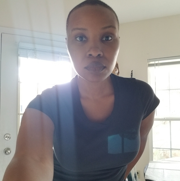 Meet Your Posher! - Picture 7 of 8